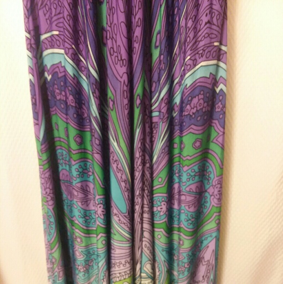 1970s style Maxi Halter Dress with twisted back detail - Picture 2 of 5